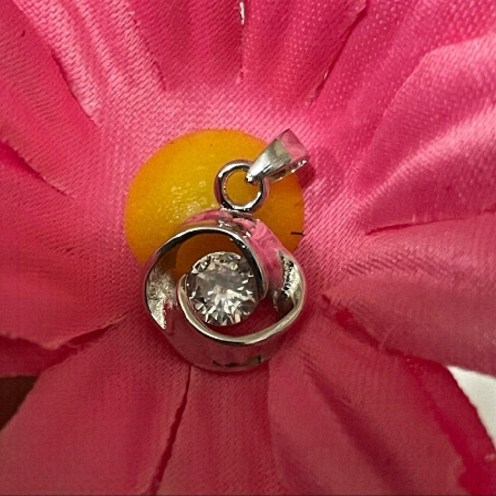 𝅺925 Cubic Zirconia infinity sterling sliver pendent